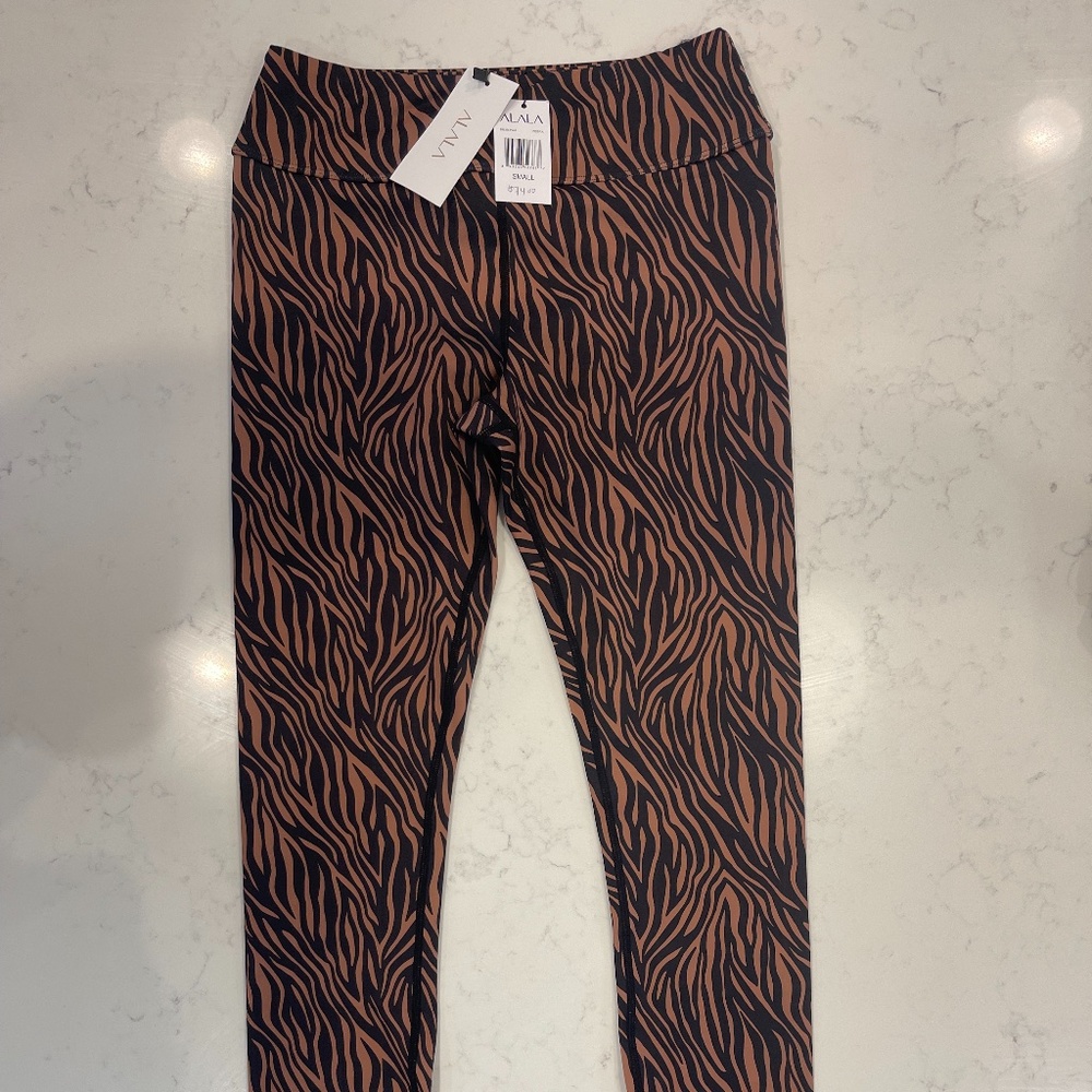 ALALA Leggings NWT: SAVANNAH TIGHT